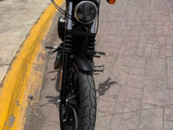 Moto_HarleyDavidson_Iron883_Negra