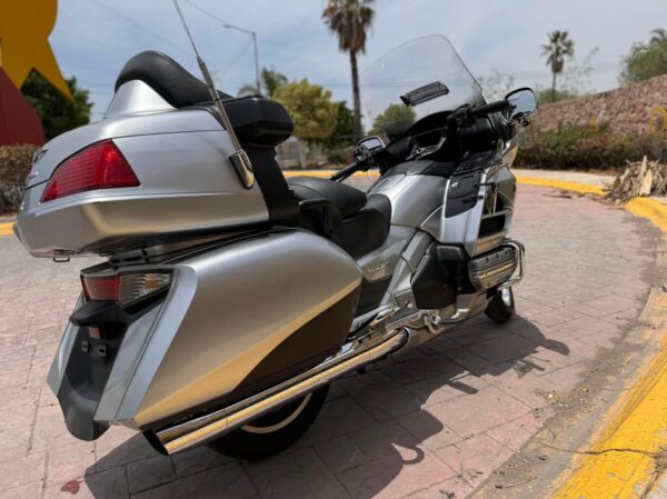 Moto_Goldwing_Bagger_2007