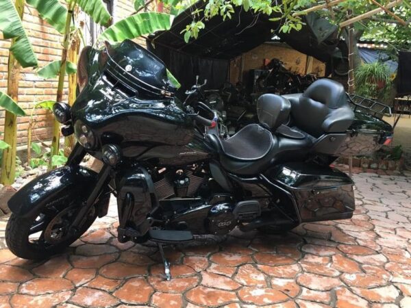 Moto_HarleyDavidson_UltraLimited_Negra